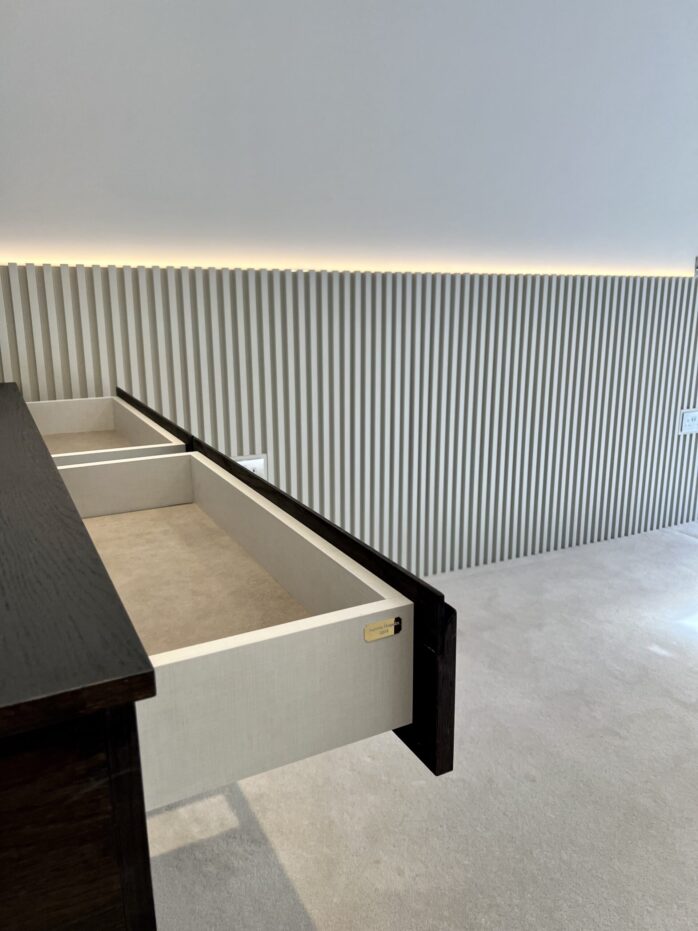 dressingtablev1 scaled