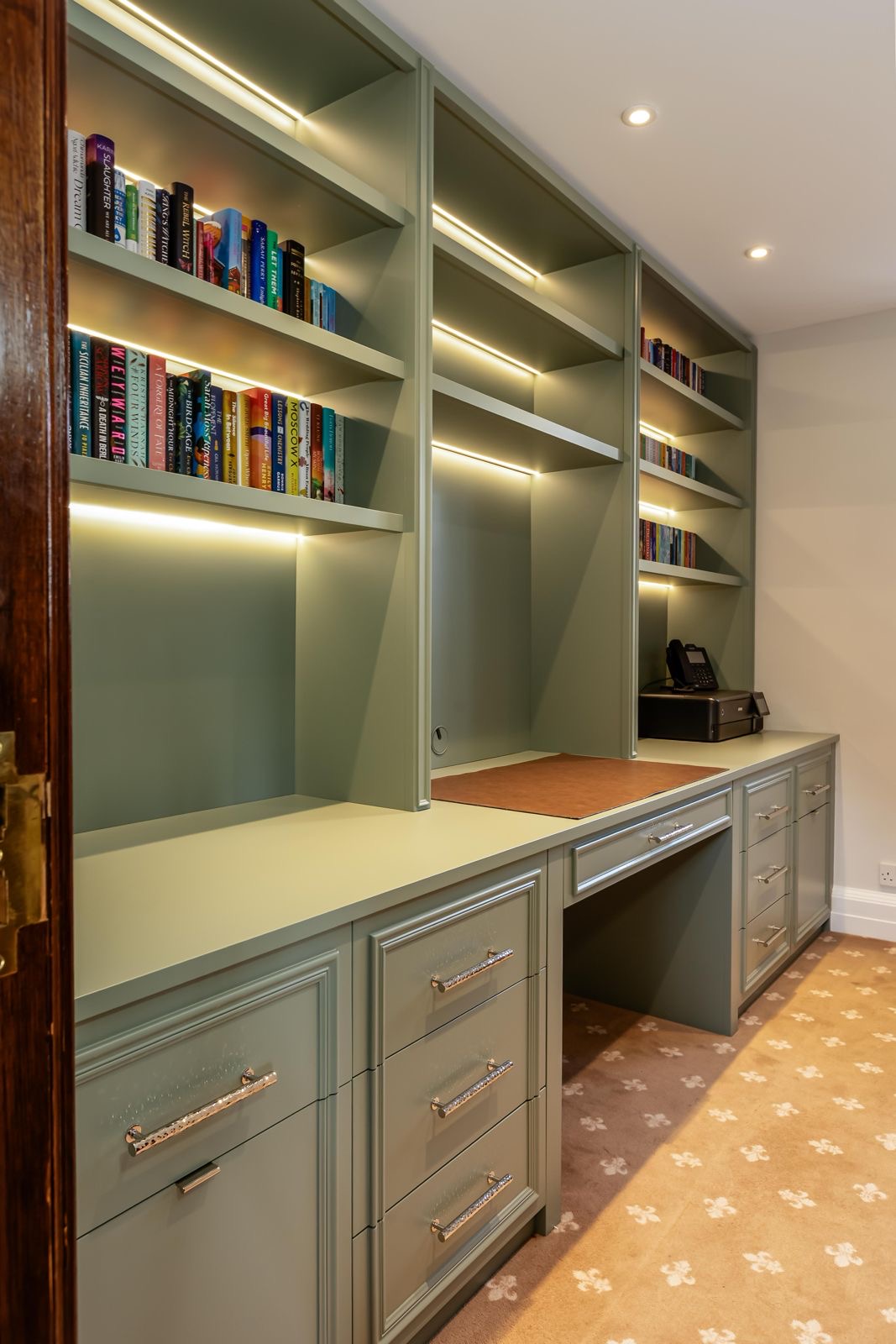 aaecd0ea f598 41a2 8b1b bf3778eaa18f